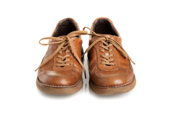 Старе Коричневе Шкіряне Взуття Чоловіків Білому Тлі — стокове фото