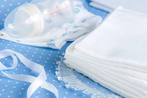 Close Witte Zachte Babydoek Luiers Blauwe Achtergrond — Stockfoto