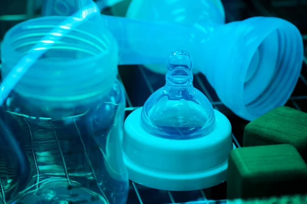 Змикати Дитячі Речі Ультрафіолетовому Стерилізаторі Сушарі Нові Технології Очищення Немовлят — стокове фото