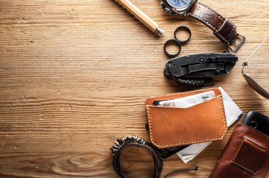 Erkek derisi aksesuar, el yapımı sebze bronzlaştırıcı deri minimalist cüzdan.