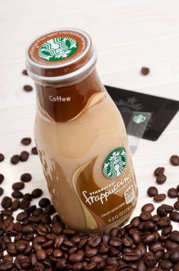 BANGKOK, THAILAND - 03 Mart 2017: Bir şişe Starbucks Frappuccino İçeceği 9.5 Ounce. 