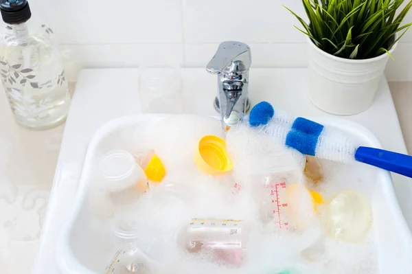 Washing Baby Bottles Nipples Soft Bottle Brush Dishwashing Liquid — Stock Photo, Image