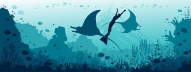 İki mantas, monofin ve mercan kayalığı mavi deniz arka plan üzerinde freediver silüeti. Deniz yaşamı ile vektör çizim. Sualtı panoramik deniz manzarası görüntü.
