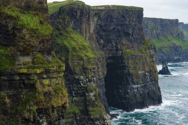 Cliffs Moher kıyı şeridi