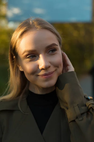 Yosh talabaga birinchi marta anal jinsiy aloqa qilish taklif qilindi va u rad etmadi.