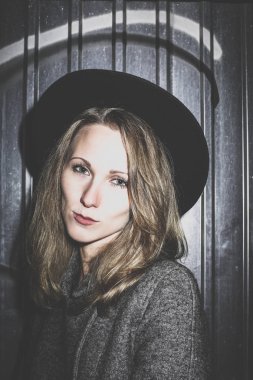 Surat asmayı şık kadın