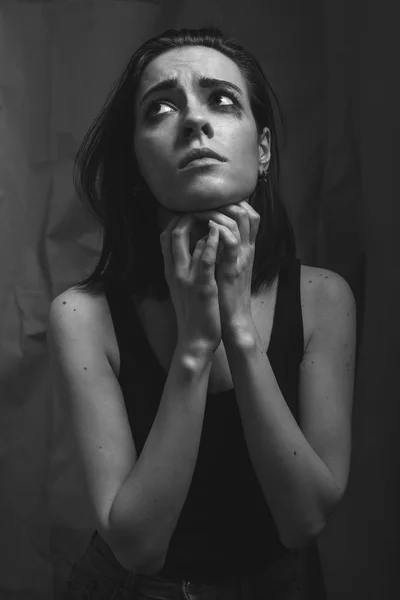 Triste Femme Portrait Studio Noir Blanc — Photo