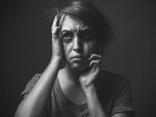 Una Joven Llorona Retrato Blanco Negro — Foto de Stock