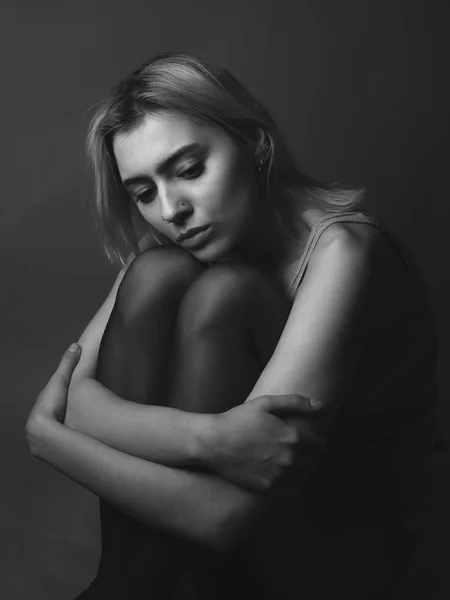 Young Woman Sitting Floor Black White Low Key — Stock Photo, Image