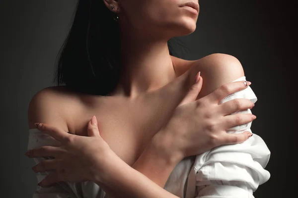 Beautiful Young Woman White Shirt Bare Shoulders — Stock Photo, Image