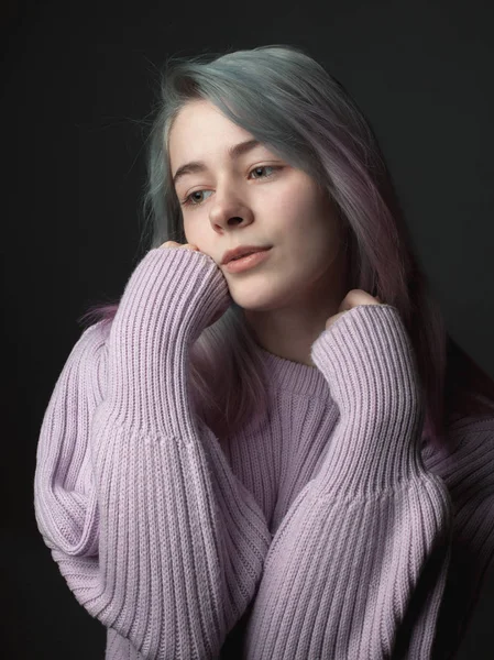 Retrato Jovem Com Cabelo Tingido — Fotografia de Stock