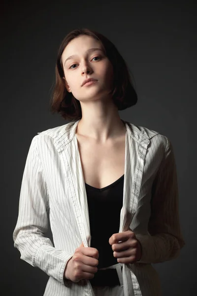 Vacker Ung Kvinna Skjorta — Stockfoto
