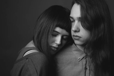 Aşık bir çift. Siyah beyaz