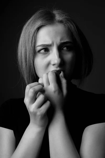 Portret Van Ongelukkige Jonge Vrouw Zwart Wit — Stockfoto