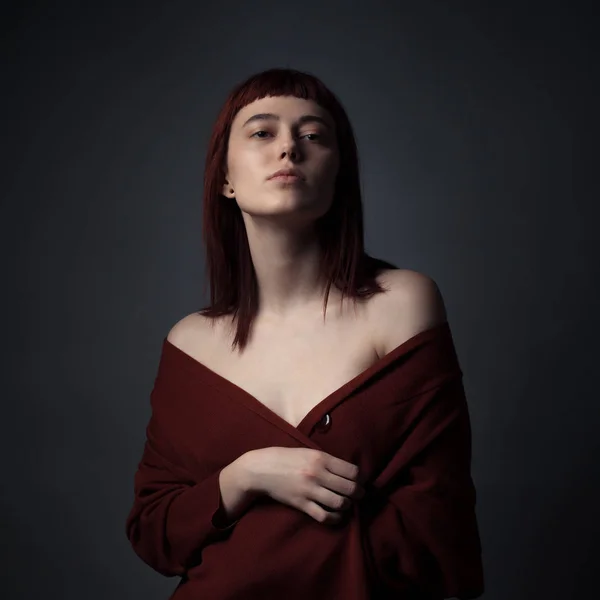 Studio Portrait Woman Bare Shoulders — Stock Photo, Image