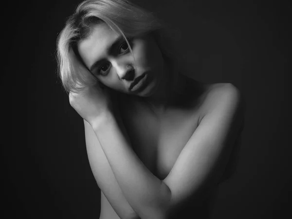 Portrait Jeune Femme Nue Noir Blanc — Photo