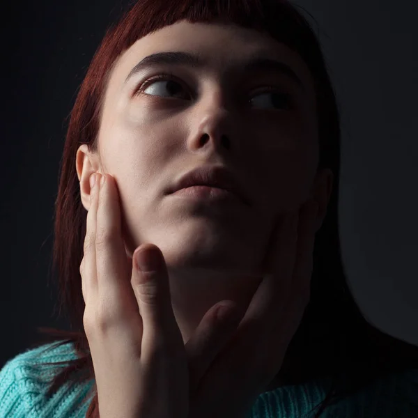 Retrato Mulher Triste Estúdio Fechar — Fotografia de Stock