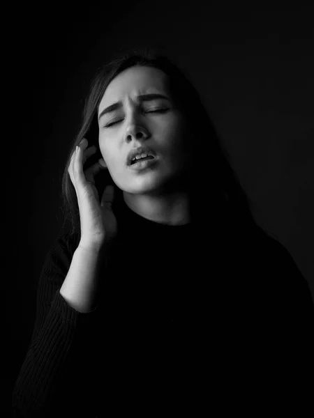 Sad Young Woman Low Key Black White — Stock Photo, Image