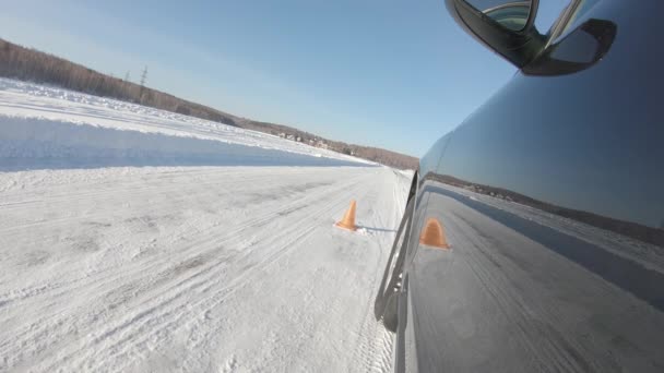 Prores 車はドリフト 氷の上に乗る — ストック動画
