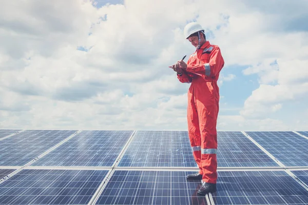 Provoz Údržba Solární Elektrárny Technický Tým Pracuje Kontrola Údržba Solární — Stock fotografie