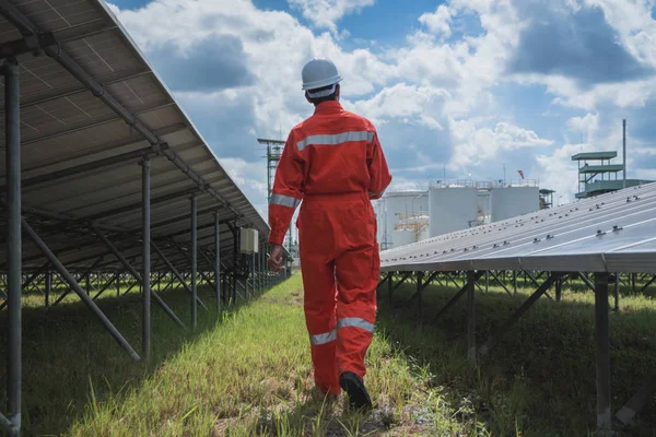 Operación Mantenimiento Planta Energía Solar Equipo Ingeniería Que Trabaja Control — Foto de Stock