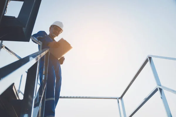 Operación Mantenimiento Planta Energía Solar Equipo Ingeniería Que Trabaja Control — Foto de Stock