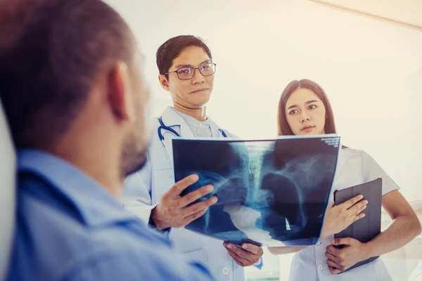 Artsen Met Gezondheidsproblemen Van Patiënten Het Ziekenhuis Geneeskunde Dokter Gezondheidszorg — Stockfoto