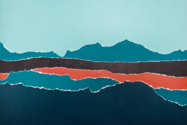 Yırtık kenarlı renkli kağıtlar. Soyut arkaplan