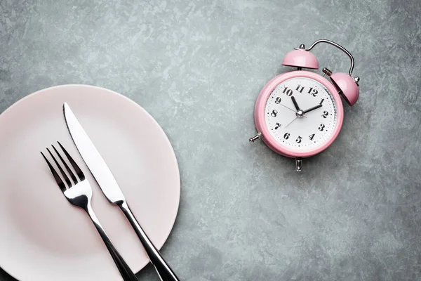 Alarm Clock Plate Cutlery Concept Intermittent Fasting Lunchtime Diet Weight — Stock Photo, Image