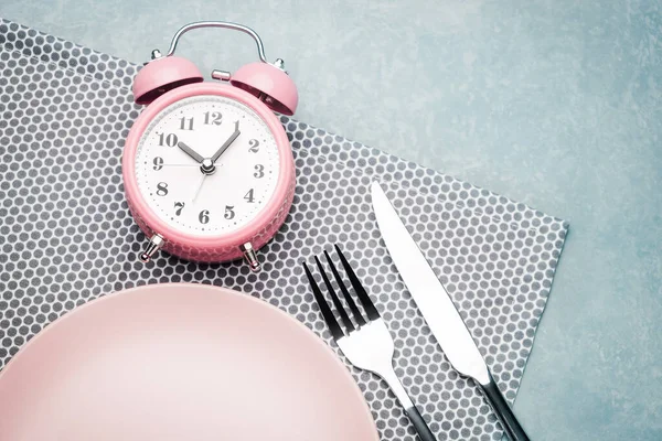 Alarm Clock Plate Cutlery Concept Intermittent Fasting Lunchtime Diet Weight — Stock Photo, Image