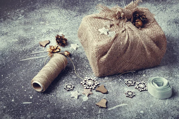 Christmas Gift Wrapped Burlap Linen Cord Wooden Decorations Table Zero — Stock Photo, Image