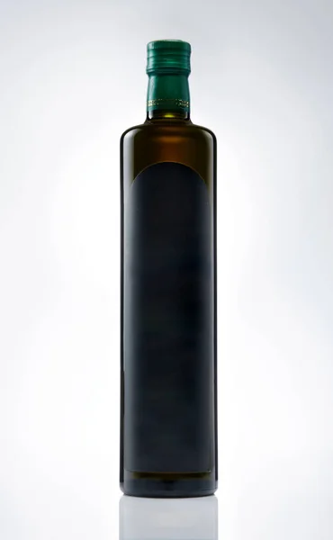 Бутылка Маслом Белом Фоне — стоковое фото