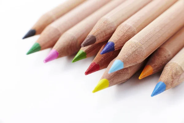 Gros Plan Crayons Colorés Isolés Sur Fond Blanc — Photo