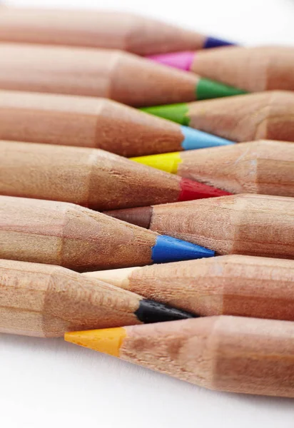 Gros Plan Crayons Colorés Isolés Sur Fond Blanc — Photo