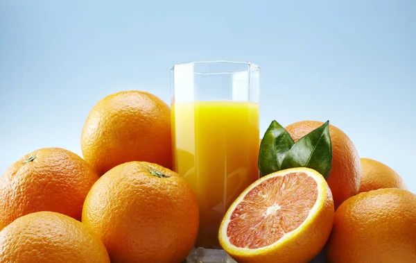 신선한 오렌지 더미의 클로즈업 — 스톡 사진