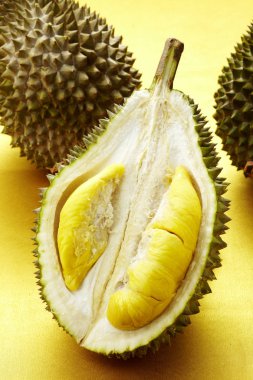 Olgun soyulmuş durian meyvesi yakın çekim