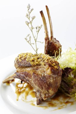 Gurme ana Entree sahası ızgara kuzu biftek sosu ile