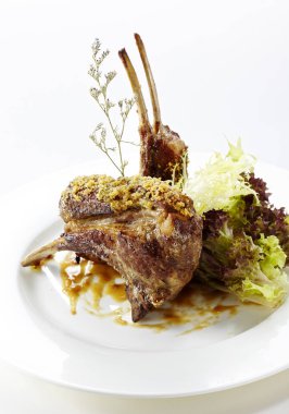 Gurme ana Entree sahası ızgara kuzu biftek sosu ile