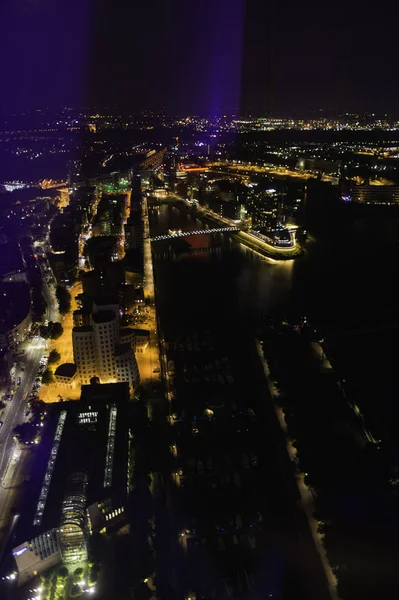 Dusseldorf, Almanya Ren kuleden sokak gece görünümü.