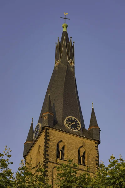 Dusseldorf, Almanya kilisede St. Lambertus görünümünü.