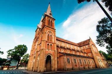 Saigon 'daki Notre Dame Katedrali Bazilikası' nın güzel bir görüntüsü.