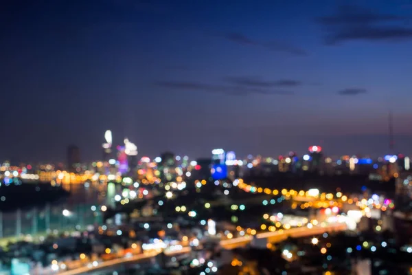 Schöne Luftaufnahme der Skyline der Stadt Bokeh bei Nacht — Stockfoto