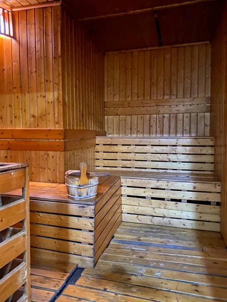 Foto vertical da aconchegante sala de sauna no spa ou ginásio — Fotografia de Stock