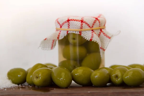 Preparación Artesanal Encurtidos Sanos Aceitunas Verdes — Foto de Stock