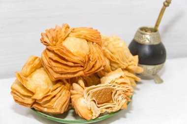 Arjantin gastronomisi geleneksel tatlılar kızarmış hamur işleri