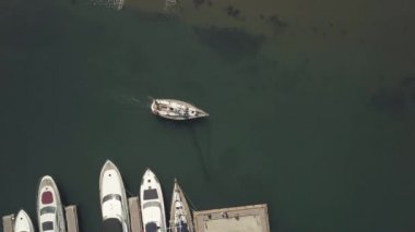 Güzel hava manzara Yat Tekne Park denizden yüzen