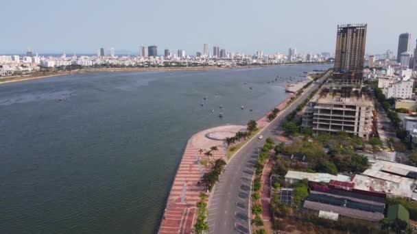 Vista aérea del paisaje urbano de Da Nang Vietnam y la escena diurna del río Han . — Vídeo de stock