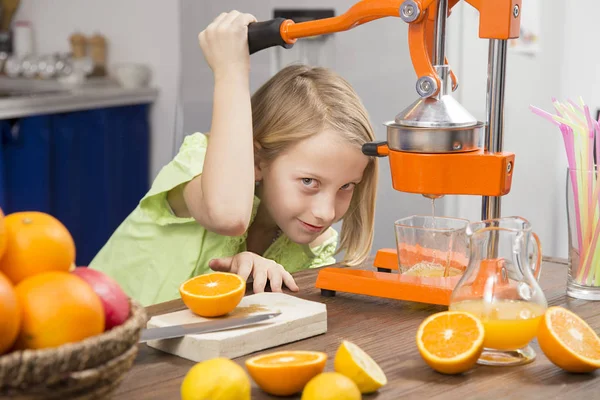 Smile Girl Make Orange Juice — Stock Photo, Image