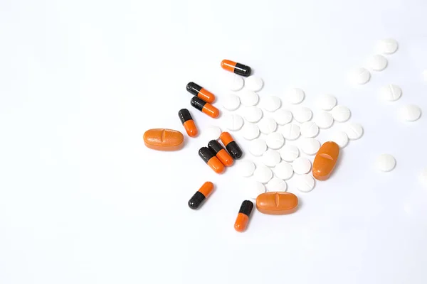 Vitaminer, antibiotika, piller — Stockfoto