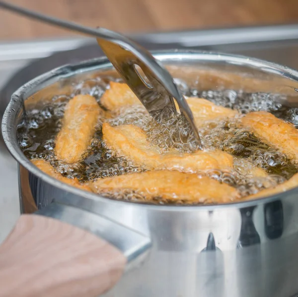 Pişirme churros, pasta.